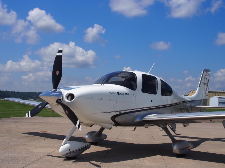 Cirrus sr22