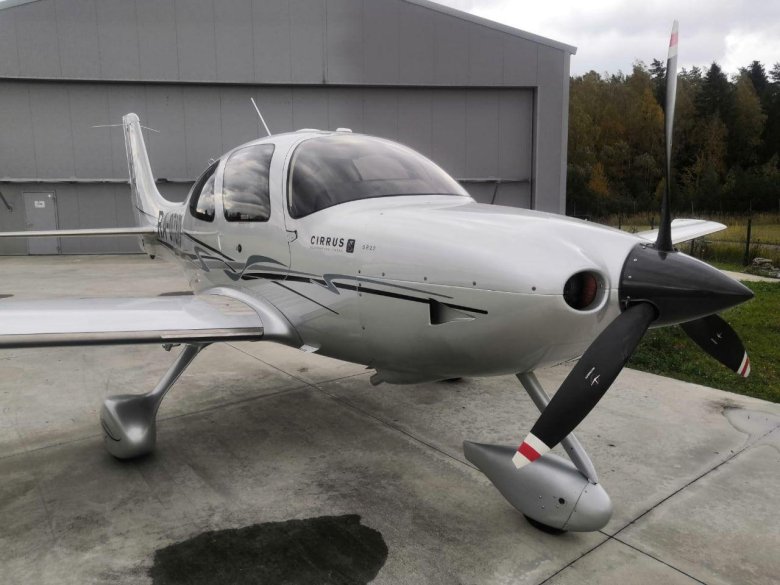 Cirrus sr22