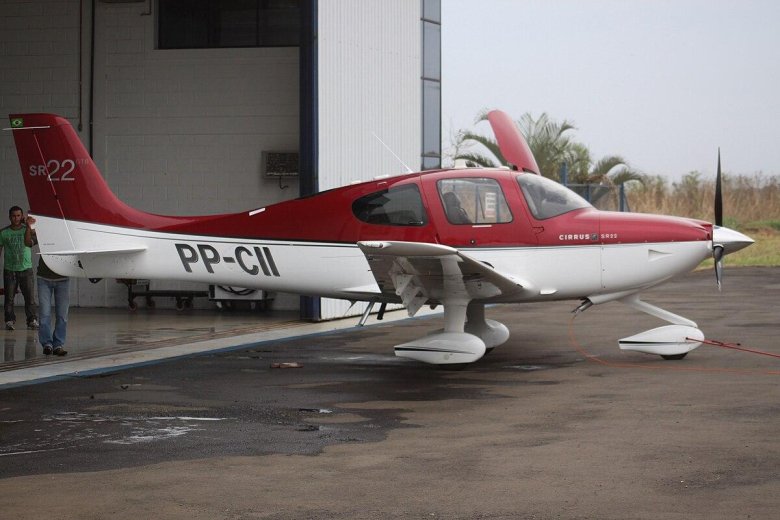 Cirrus sr22