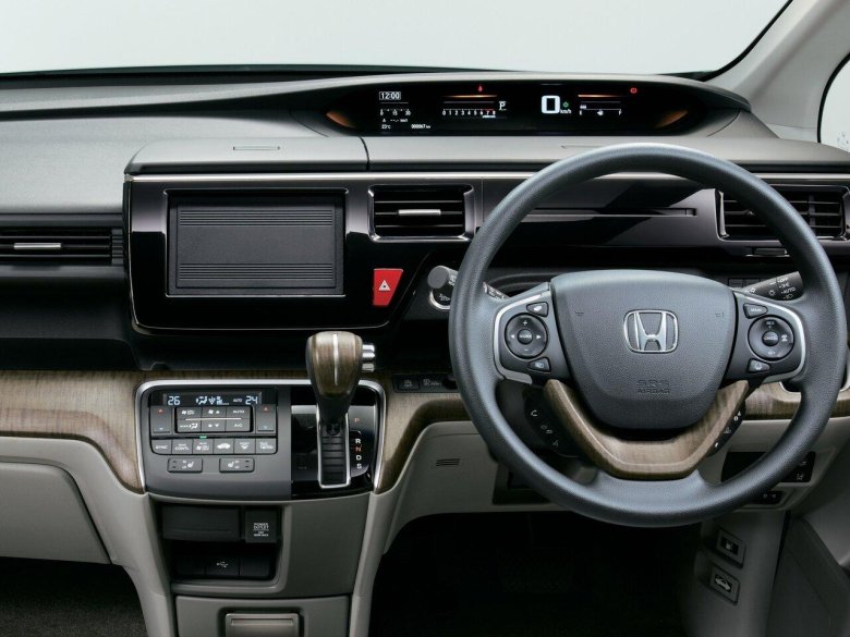 Хонда Степвагон спада 2015