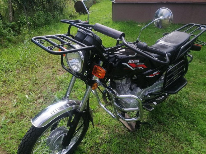 Мотоцикл десна 200