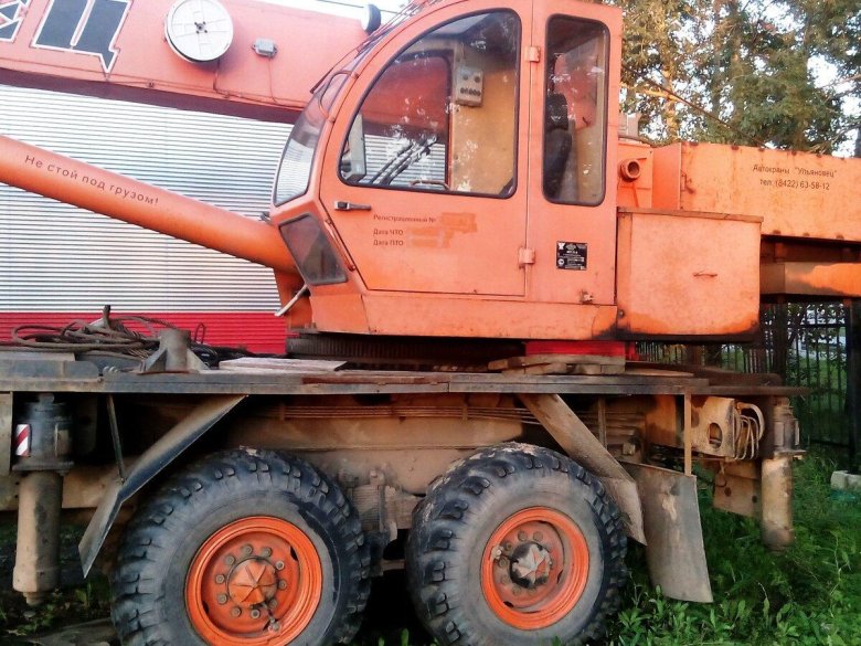 Автокран ульяновец