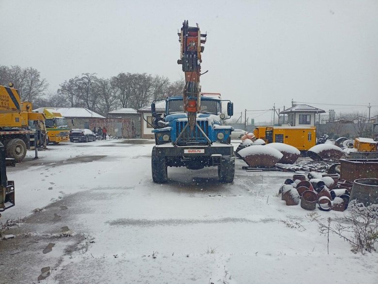 Автокран ульяновец