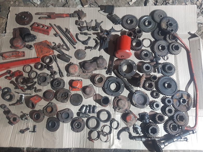 Запчасти на трактор т-25