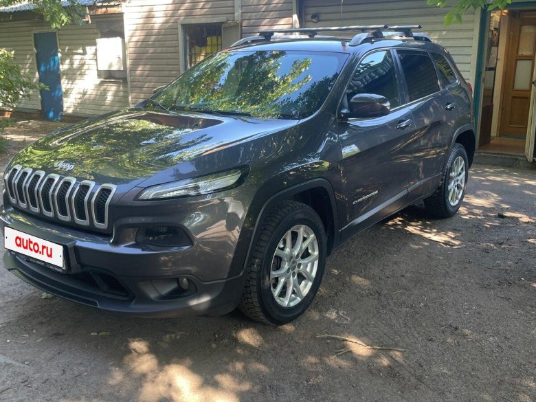 Jeep cherokee v