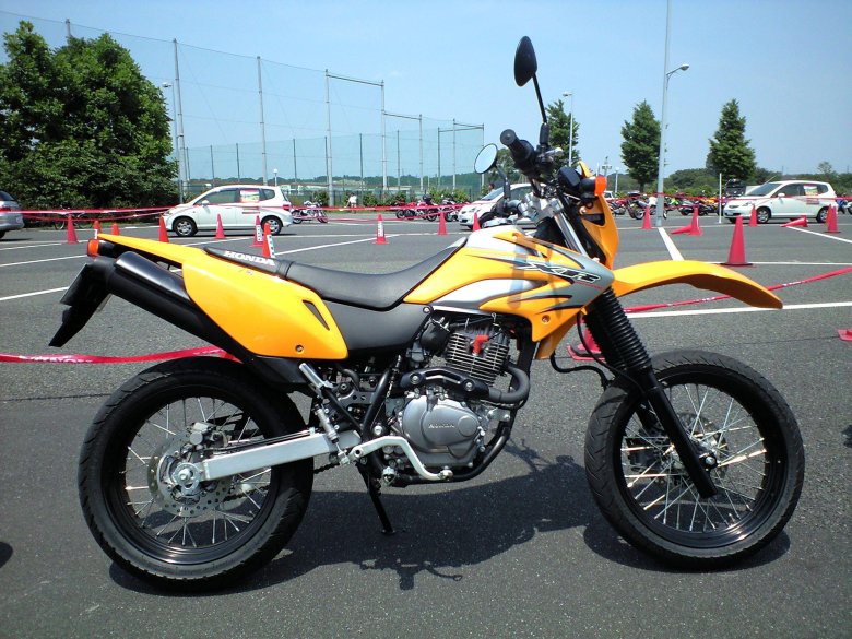Honda XR 230