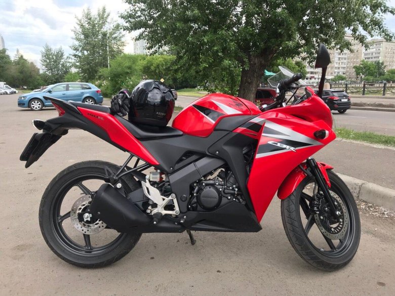 Мотоцикл Хонда СБР 250
