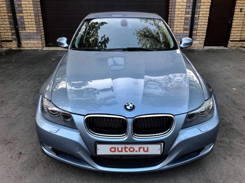 БМВ е90 серая