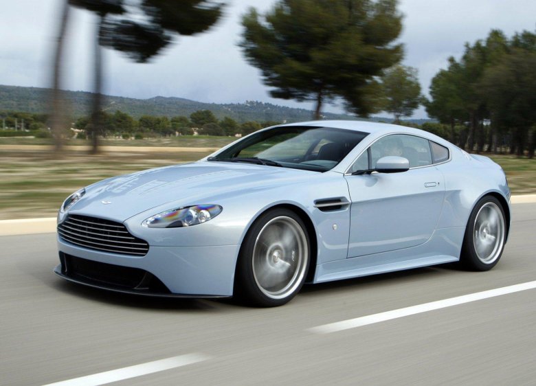Aston martin v12 vantage