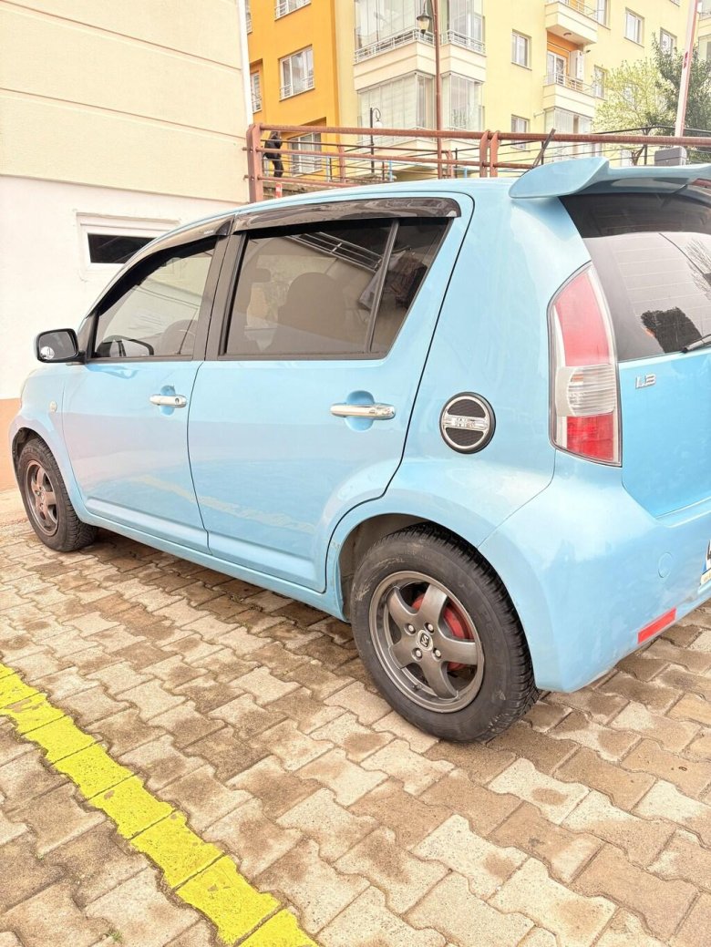 Daihatsu sirion