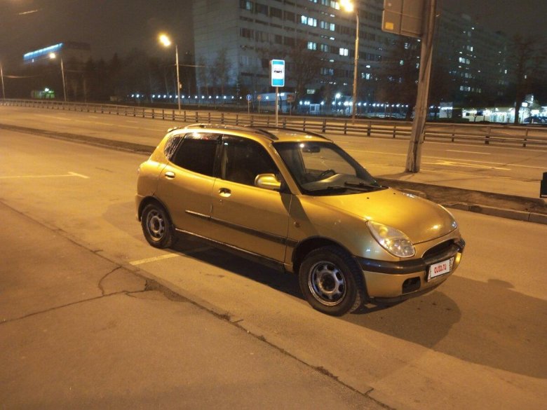 Тойота дуэт 2001