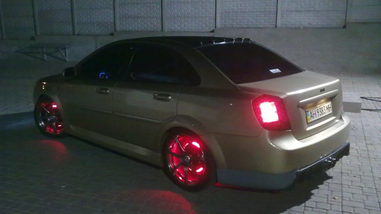 Тюнингованный Шевроле Лачетти седан