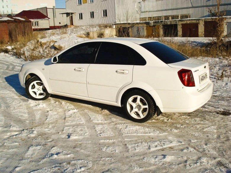 Chevrolet Lacetti 1.8 белый тонировка