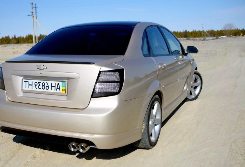 Тюнингованный Шевроле Лачетти седан