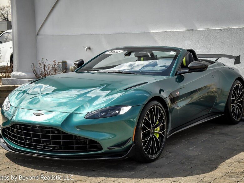Aston martin v 8