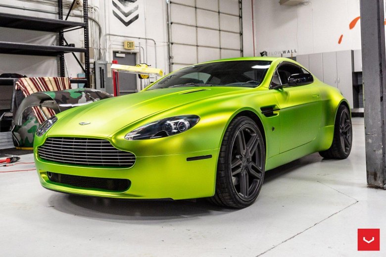 Астон Мартин салатовый
