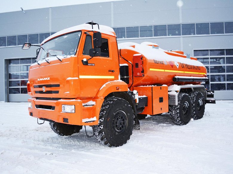 Автотопливозаправщик НЕФАЗ-66062