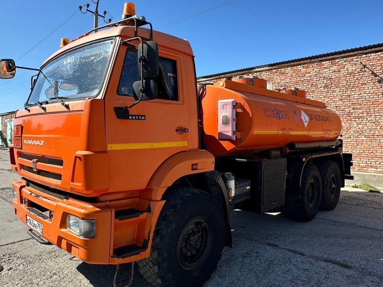 Камаз 43118 автотопливозаправщик
