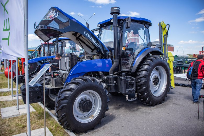 Трактор Ловол 1304