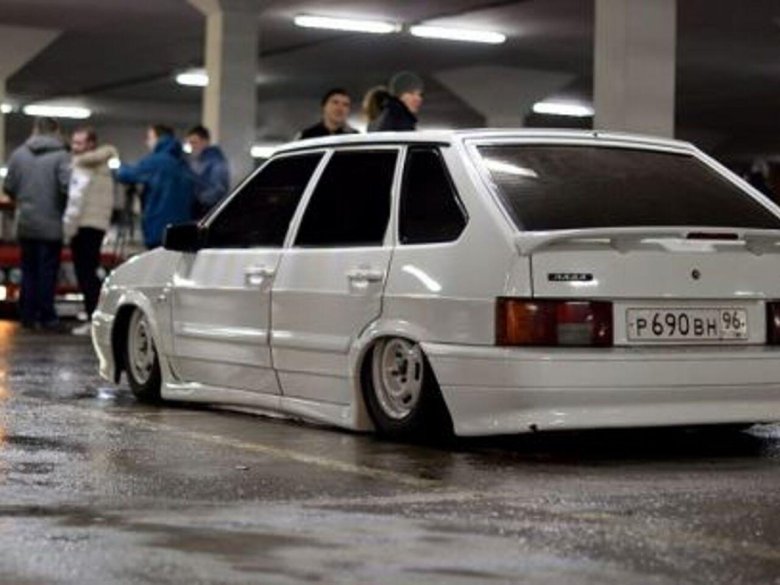 ВАЗ 2114 белый опер