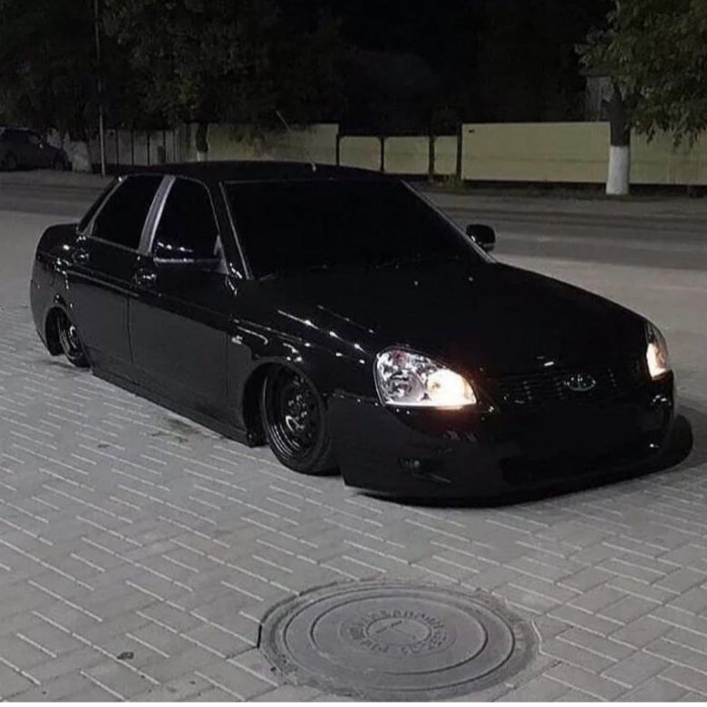 Черная Приора 2 седан тонированная