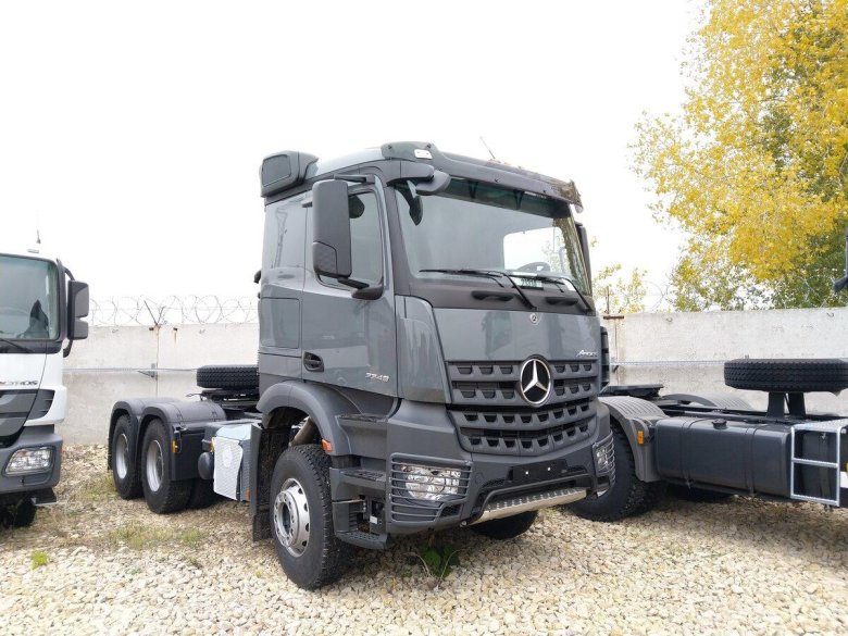 Мерседес Арокс 6х4 седельный тягач