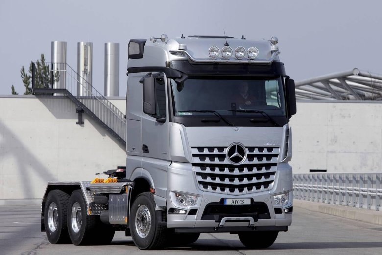 Mercedes Benz Arocs тягач