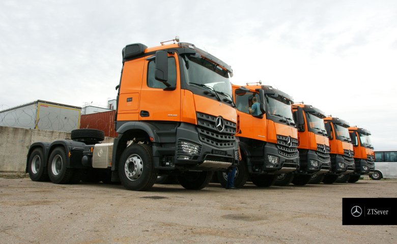 Мерседес-Бенц Арокс тягач 6х6