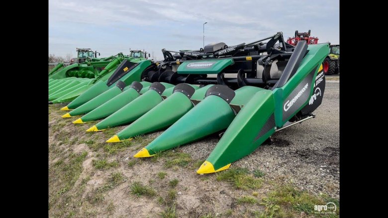 Жатка кукурузная