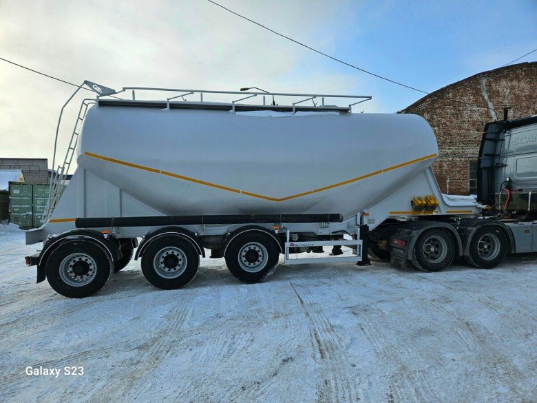 Полуприцеп цементовоз