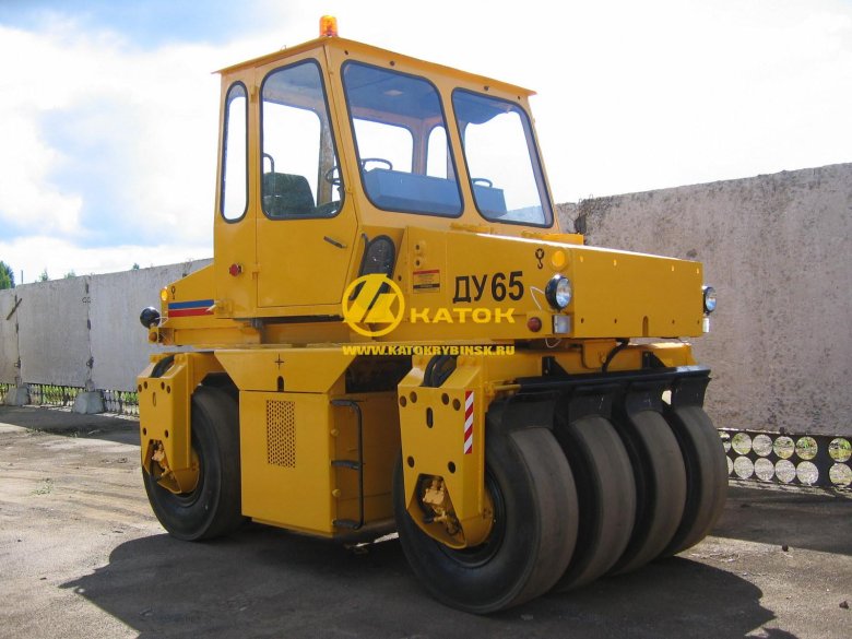 Пневмоколесный каток Ду-100