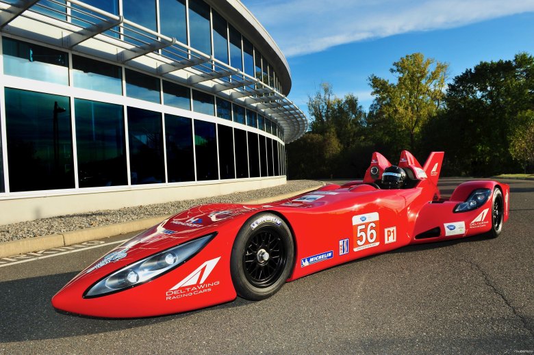 Гоночный автомобиль