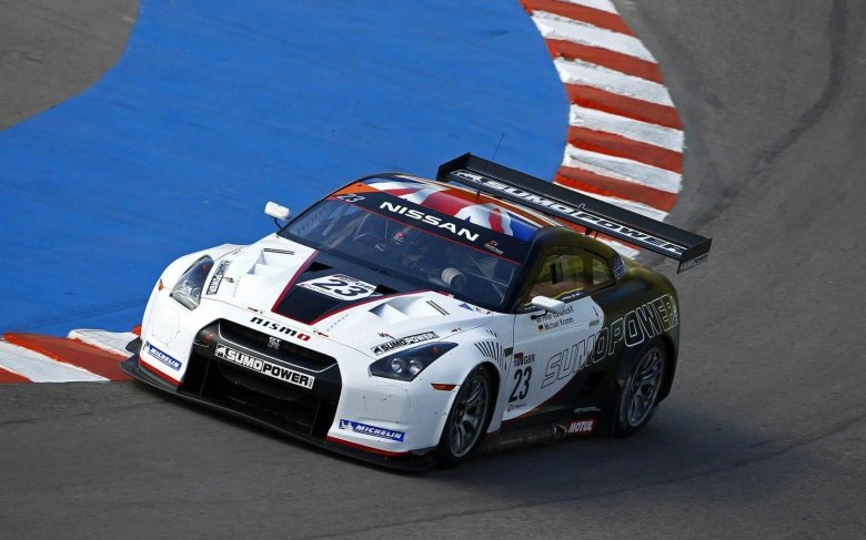 Гоночный Ниссан ГТР