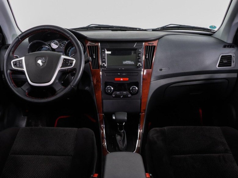 Iran khodro dena plus