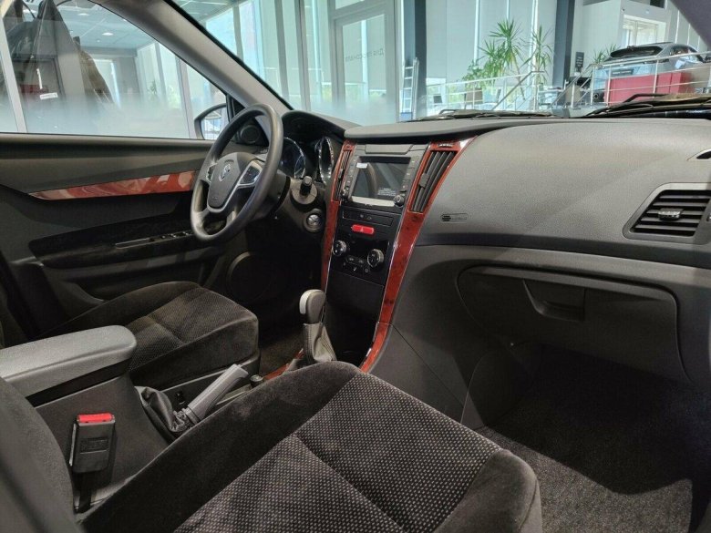 Iran khodro dena plus