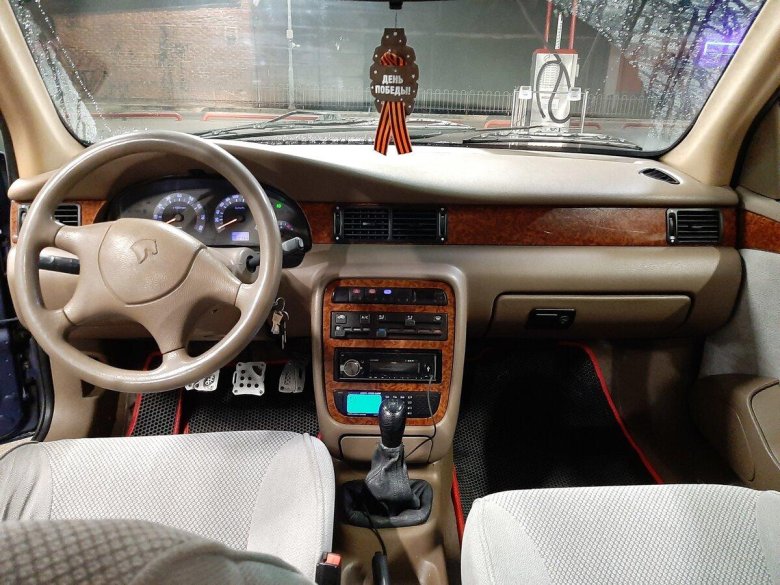 Iran Khodro Samand салон