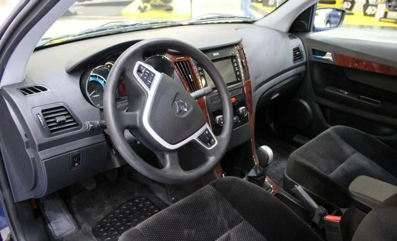 Iran Khodro Dena салон