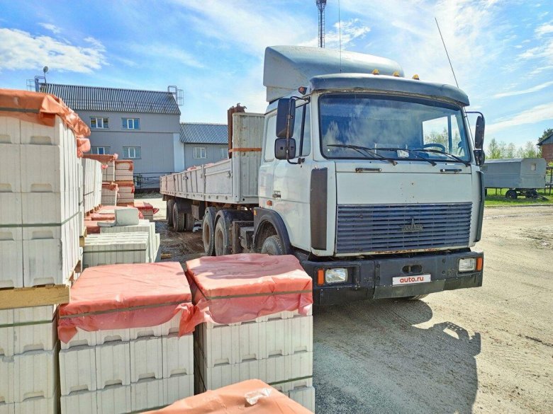 Маз 5432 с бортовым полуприцепом