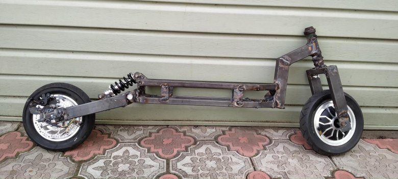 Задний маятник электросамоката Scooter