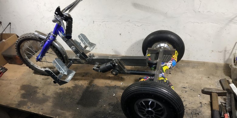 Трехколесный электро дрифт трайк из гироскутера