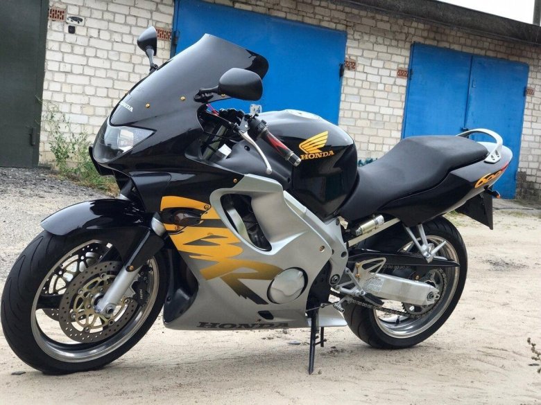 Хонда СБР 600 ф4 черный