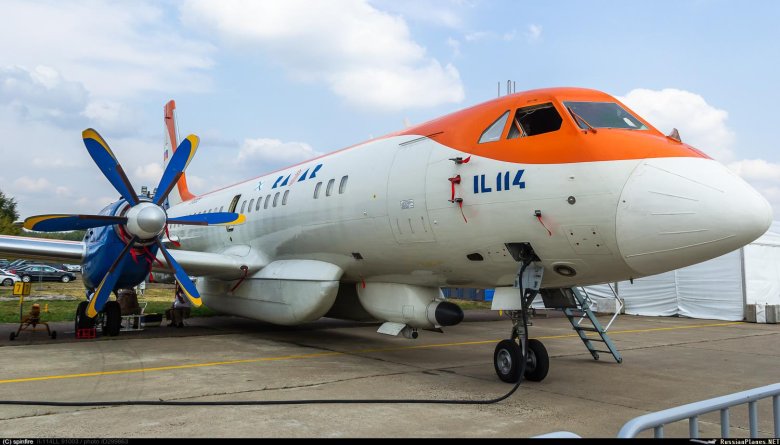 Самолет ил 114 300