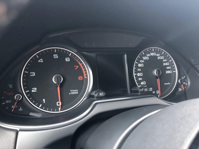 Приборка Ауди q5