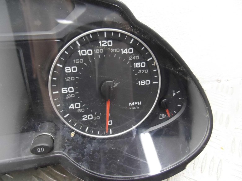 XGZ CQR-cb250 есть спидометр?