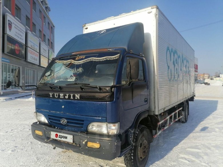 Тентованный грузовик