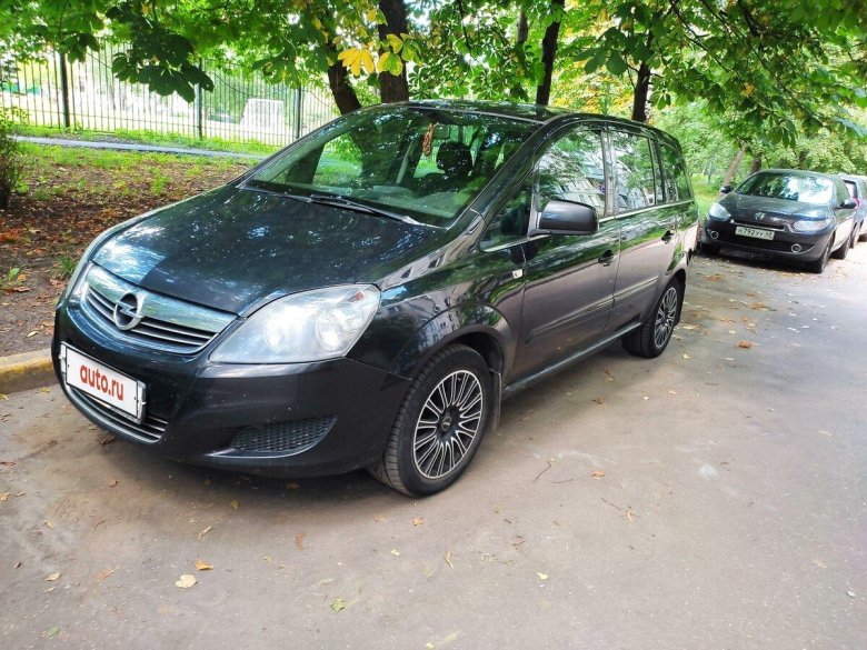 Опель Зафира 2011 года