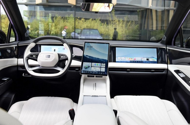 Geely Galaxy l7 салон