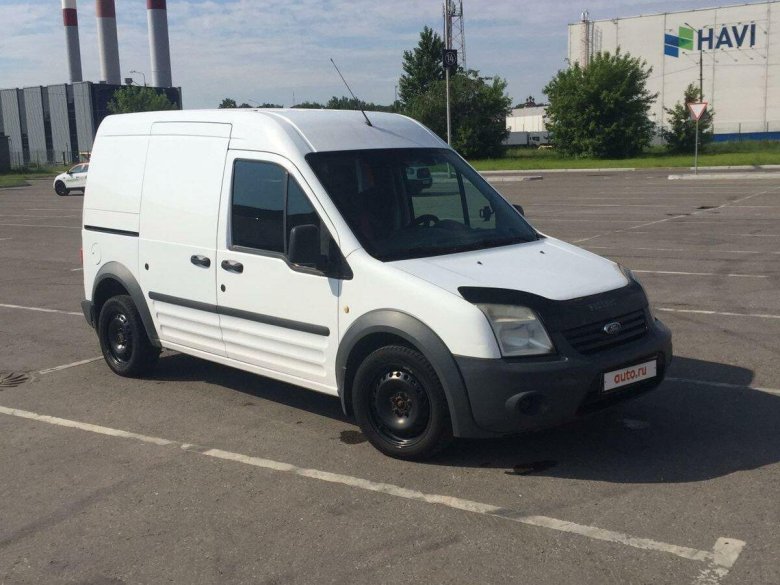 Белый форд транзит