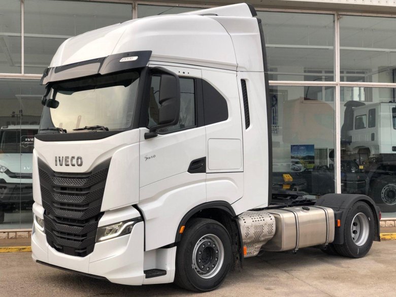 Новый тягач Ивеко 2022