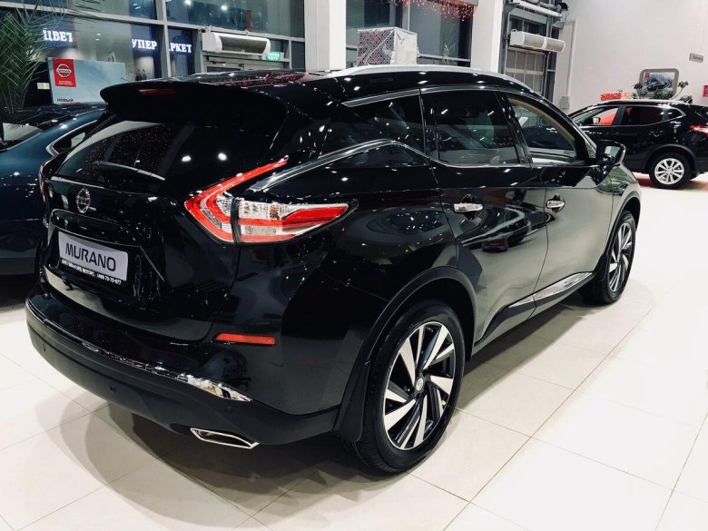 Черный Ниссан Мурано z52